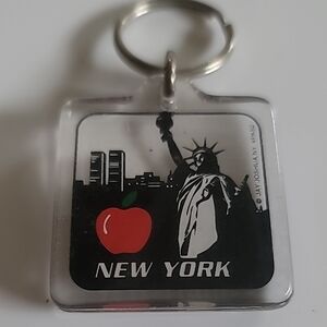 Key Chain Big Apple Statue of Liberty New York SZ S